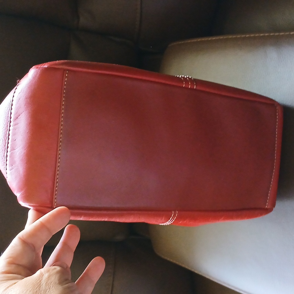 Apostrophe Vibrant Red Shoulder Bag - Picture 5 of 9